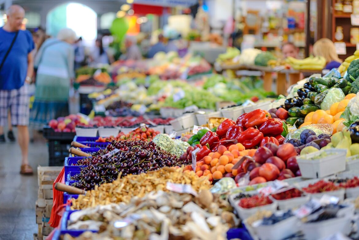 Cloud Services in 2025: How Technology is Reshaping Grocery Shopping