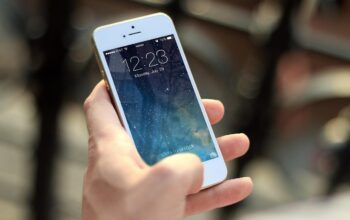 people using mobile phones for hr tasks