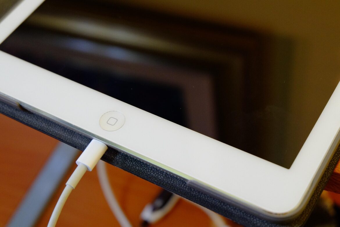NextGen HR Gadgets and Tools Shaping the Office Experience in 2025