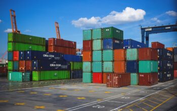 warehouse robots manufacturing nearshoring logistics