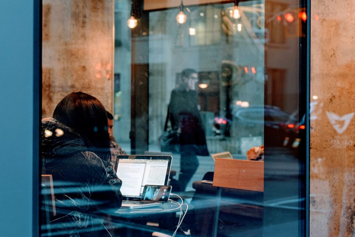 Top Workplace Communication Tech Trends of 2025: Real Stories and Solutions