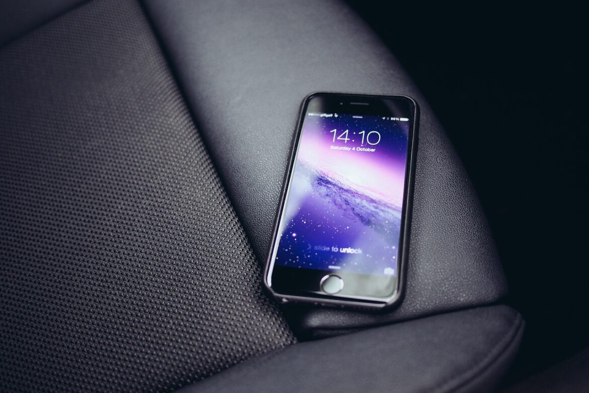 Workplace Communication Trends in 2025