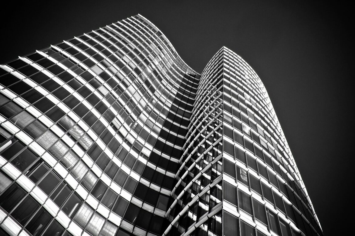 Collaboration Transforms Real Estate Workspaces in 2025
