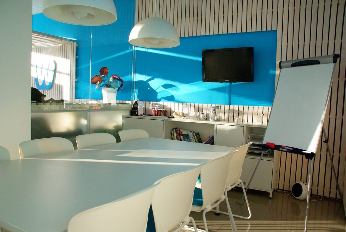 Workplaces Evolve: Productivity Stories Shaping 2025