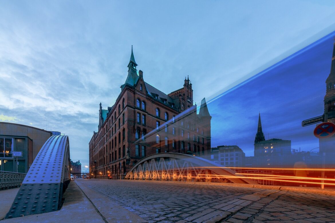 Navigating the New Wave: Top Supply Chain Trends and Leaders in 2025