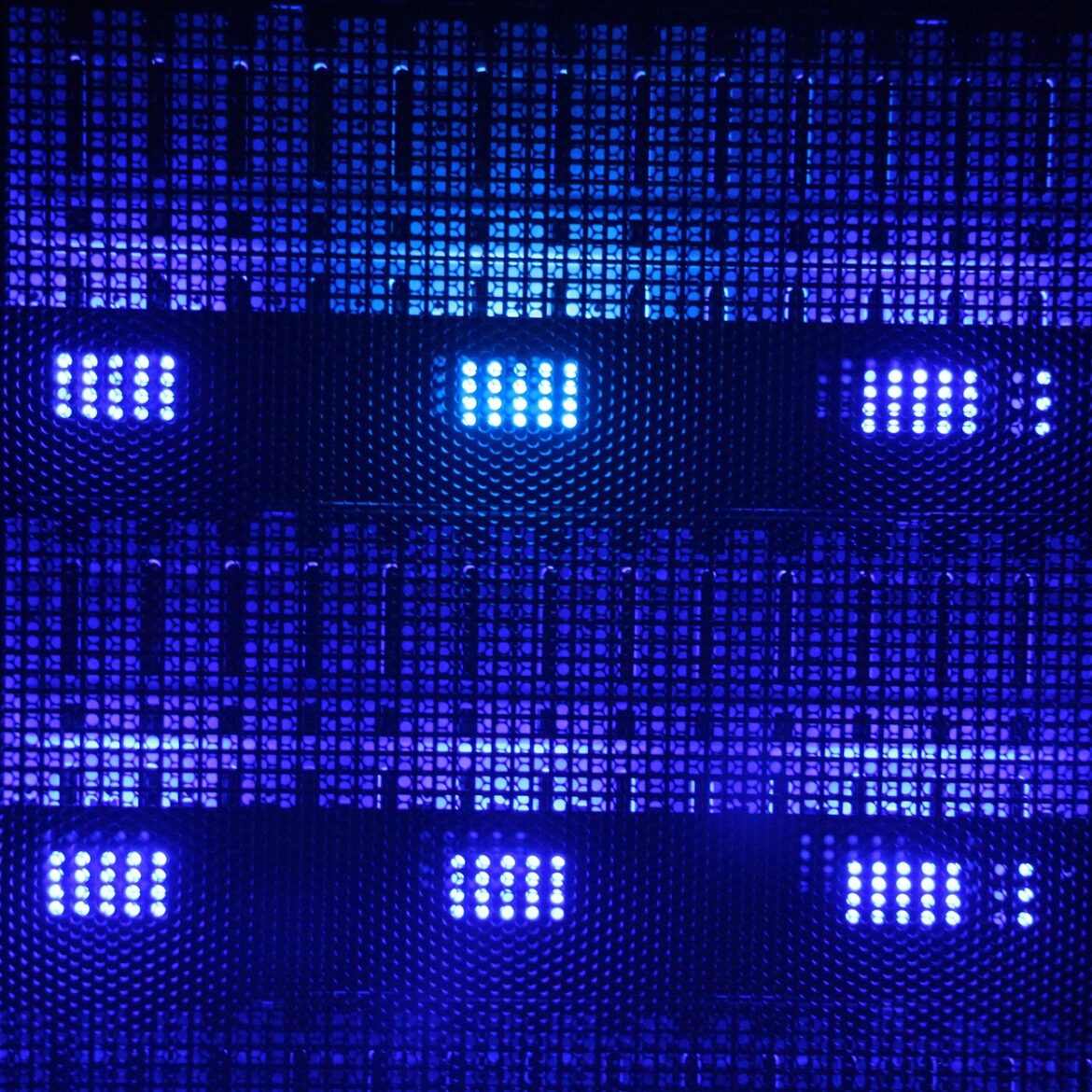Cloud Services in 2025: Real-World Growth, Challenges, and Creative Innovation