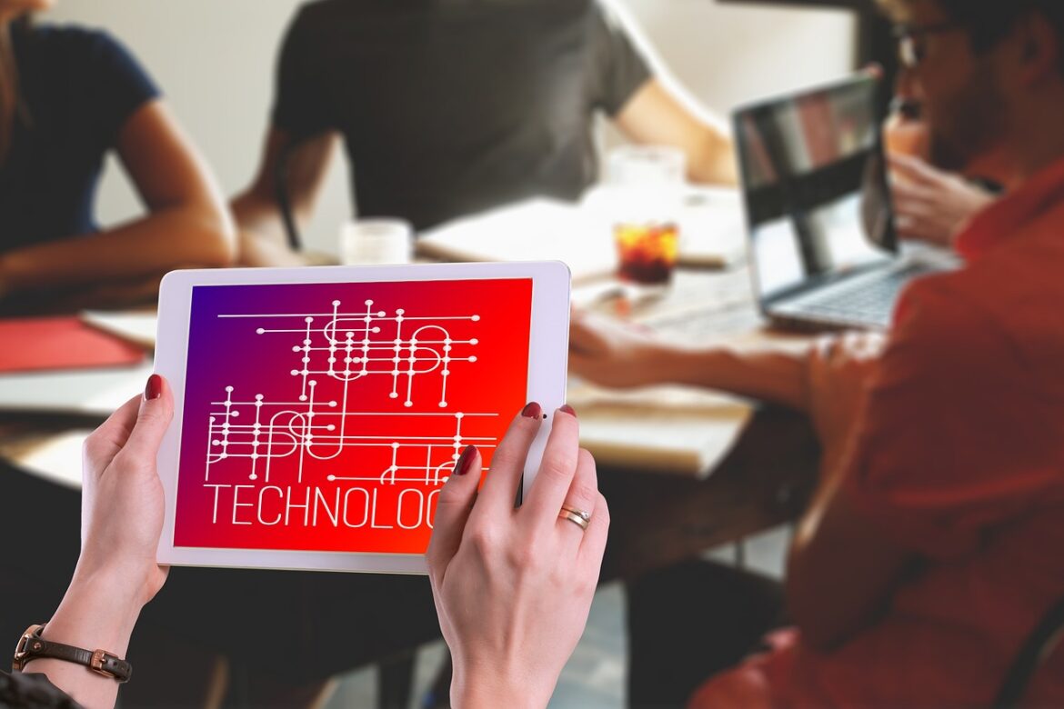 Top HR Trends Shaping Workplaces in 2025