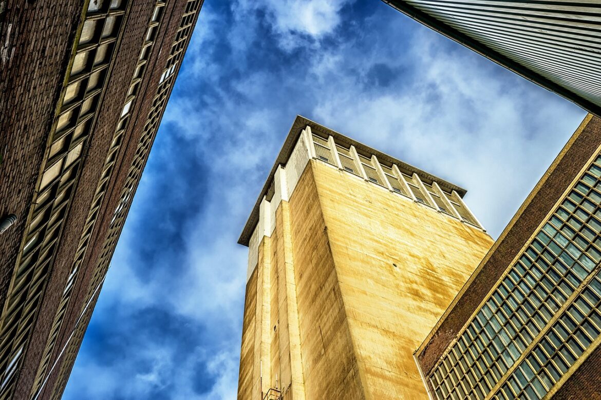How Cloud Services Are Driving The Next Wave Of Manufacturing Innovation