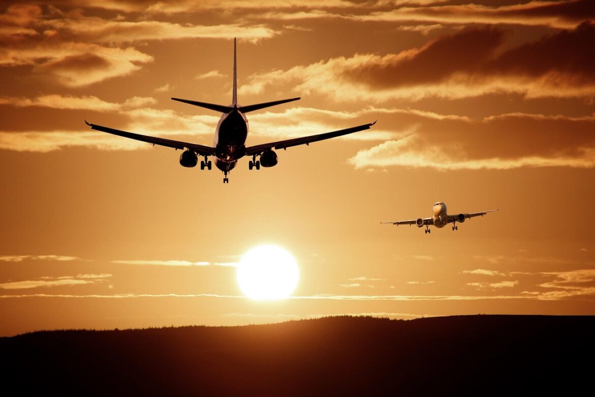 Smart Spending and Travel Trends Shaping Finance in Late 2025
