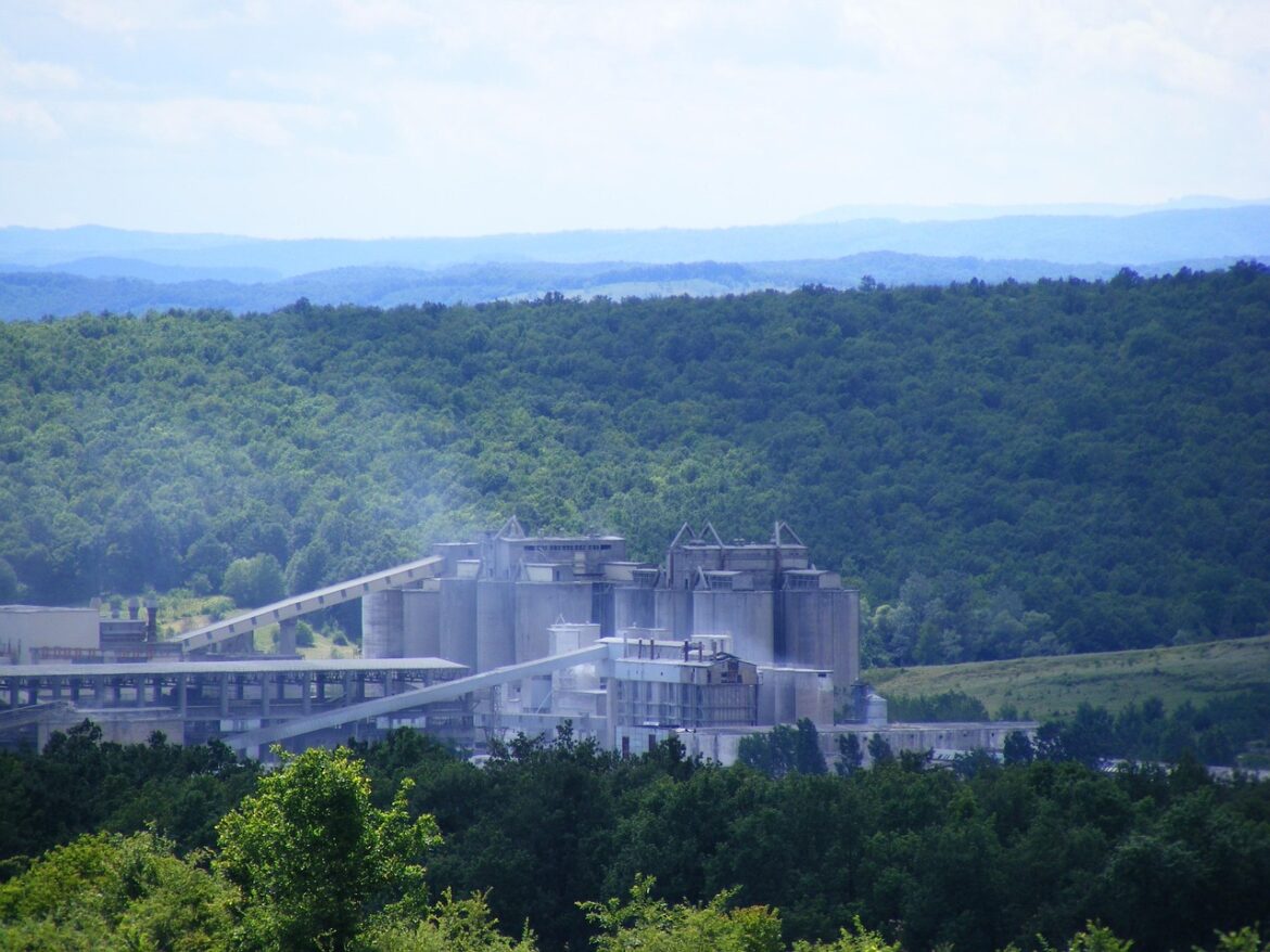 Supply Chains Shake-Up: 2025s Hottest Trends