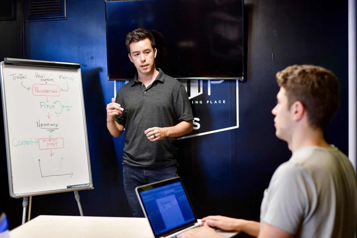 Real Leaders Stories: 5 Hot Tutorials Shaping Tomorrows Bosses