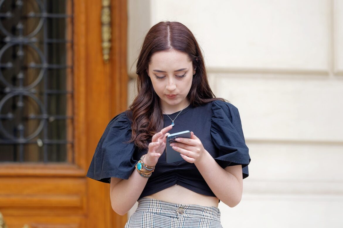 Your Phone, Your Cloud: 3 New Smartphones Changing Work Life