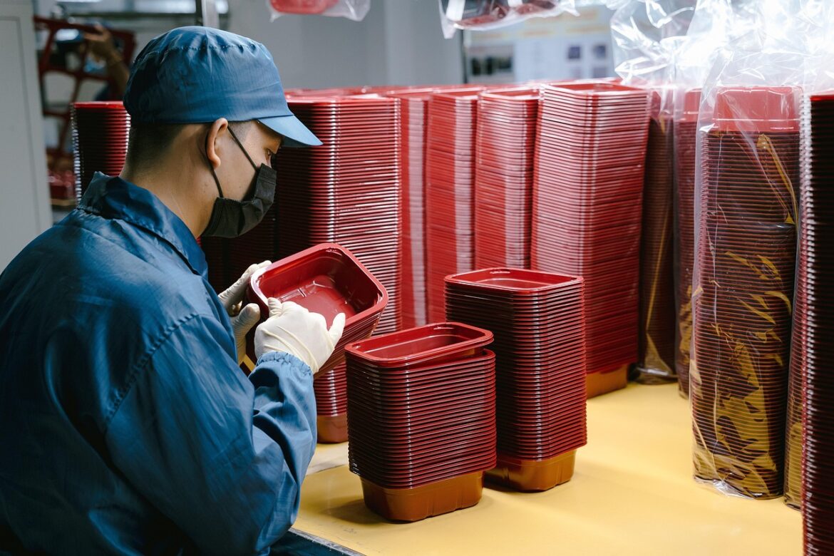 Manufacturing HR Shakeup: 2026 Talent Crunch Solutions