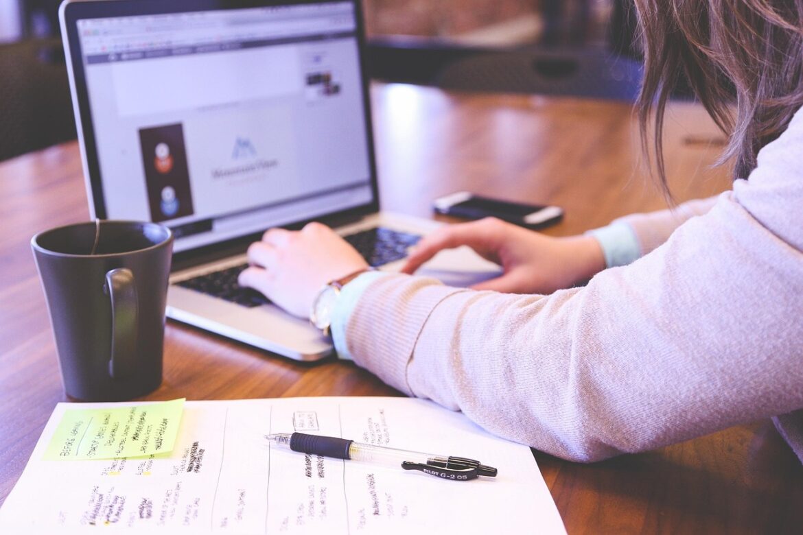 Top 5 PM Gadgets Revolutionizing Team Workflows